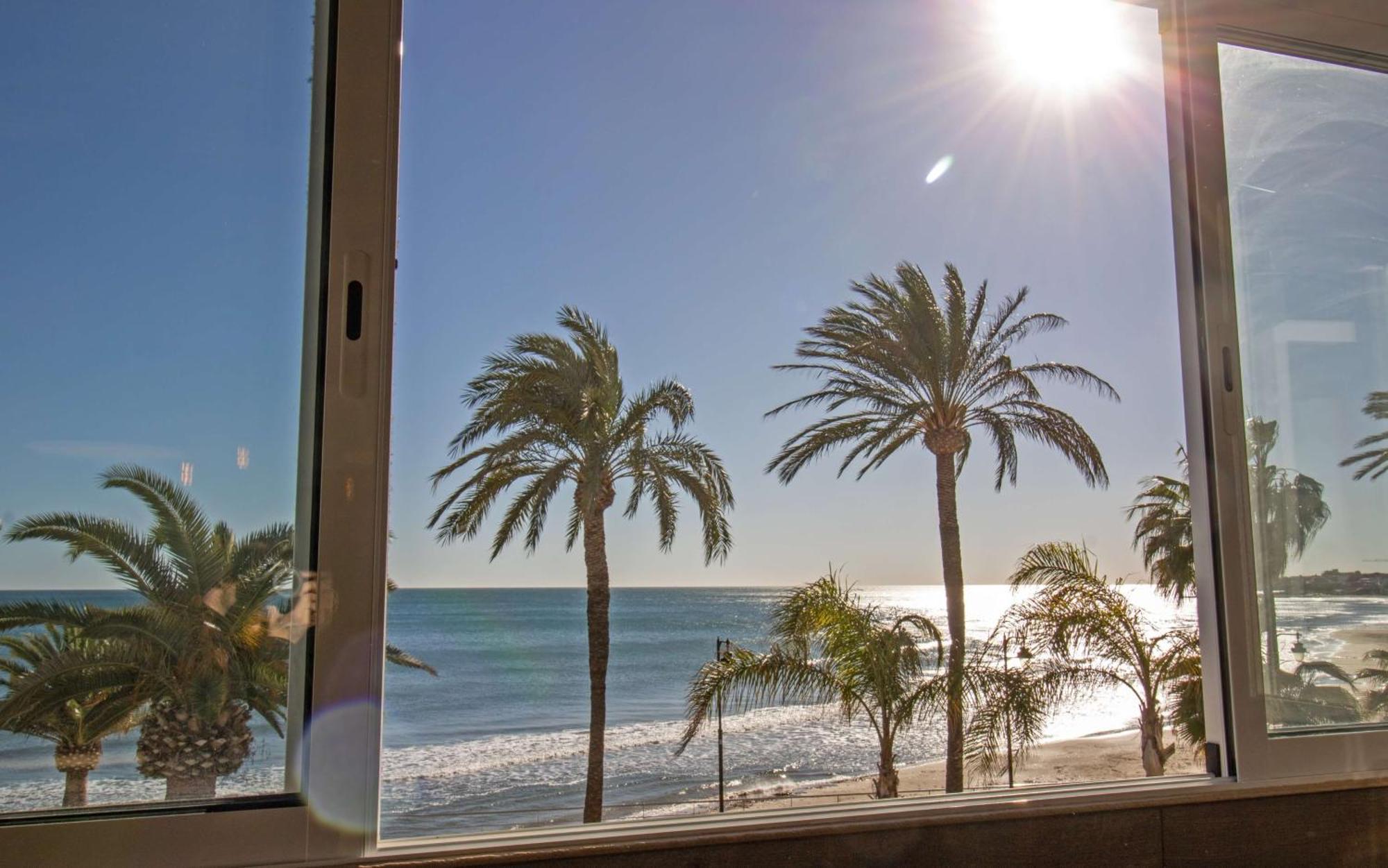 APARTAMENTO EXCLUSIVO EN PRIMERA LINEA PLAYA CARGADOR Albert Villas Alcossebre Exterior foto